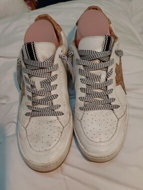 ShuShop White and Pink Women Sneakers